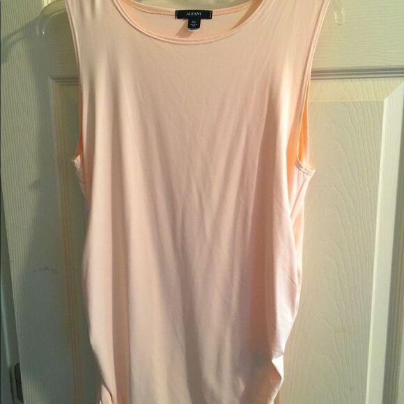 Peach Sleeveless Top with Shirring on Both Sides NWOT XLP - Picture 1 of 4